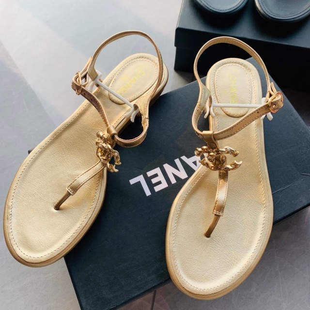 Fashion Metal Logo Chic Flat Sandals