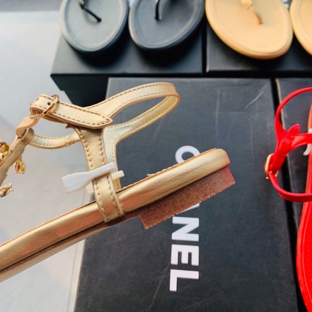 Fashion Metal Logo Chic Flat Sandals