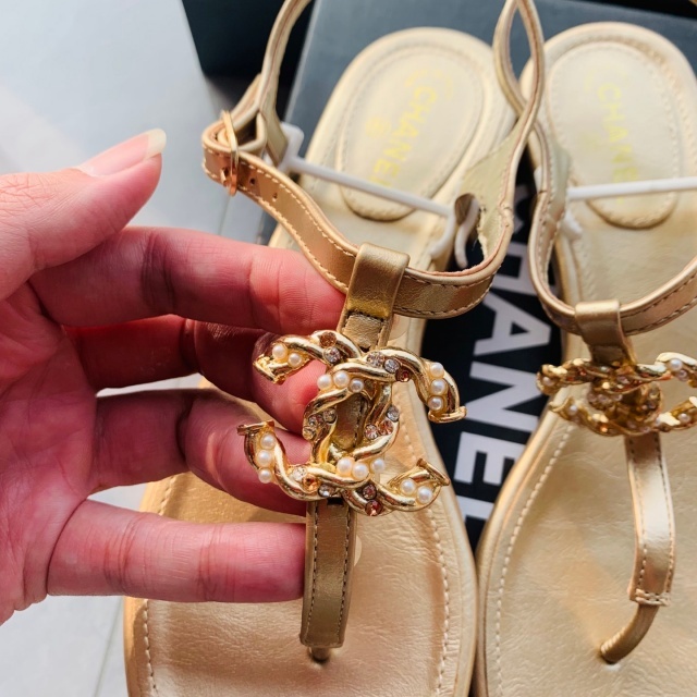 Fashion Metal Logo Chic Flat Sandals