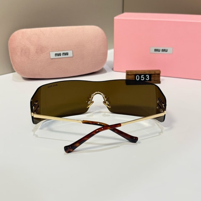 Oversize Frame One Piece Sunglasses