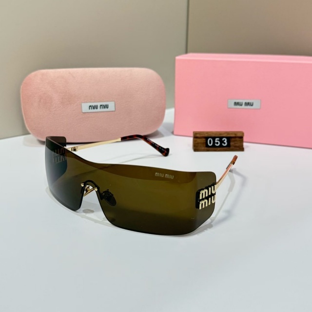 Oversize Frame One Piece Sunglasses