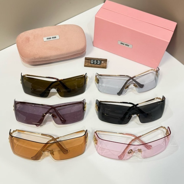 Oversize Frame One Piece Sunglasses