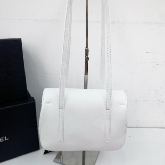 Metal Logo Leather Fashion Handbags