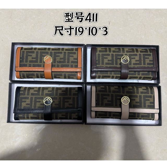 Fashion Metal Logo Leather Wallets