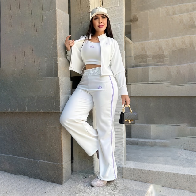 Fashion Embroidery Women Casual Tracksuit Set