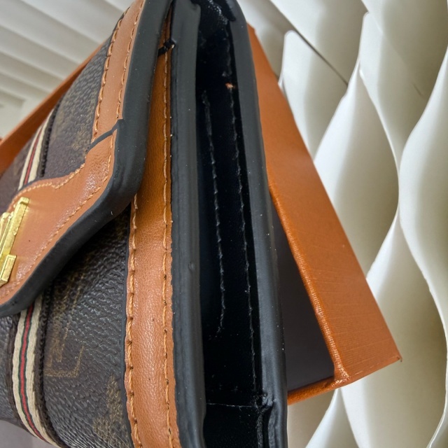 Metal Logo Leather Luxury Women Purses