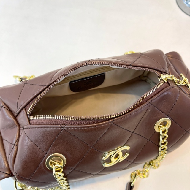 Metal Logo Women Leather Fashion Handbags