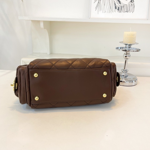 Metal Logo Women Leather Fashion Handbags