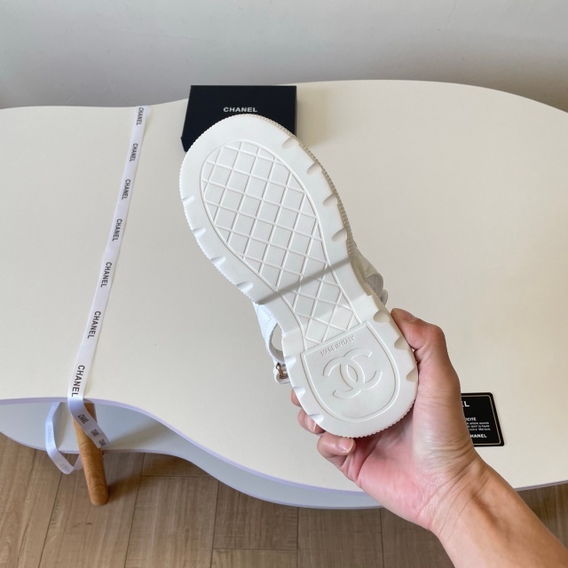 Luxury Fashion Thick-Soled Velcro Sandals
