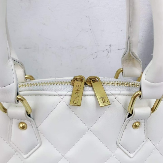 Metal Logo Leather Crossbody Handbags