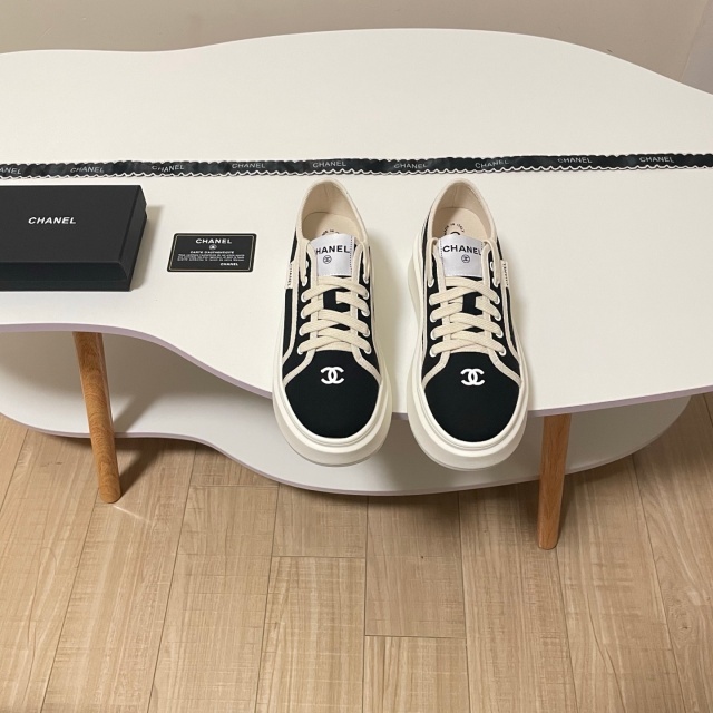 Thick-Soled Women Casual Sneakers