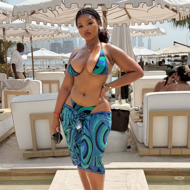 Green Fashion Printed Bikinis Set with Scarf