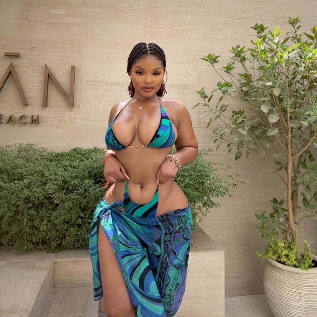 Green Fashion Printed Bikinis Set with Scarf