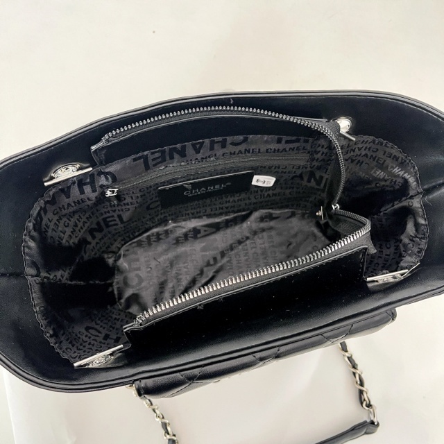 Metal Logo Fashion Women Beach Handbags