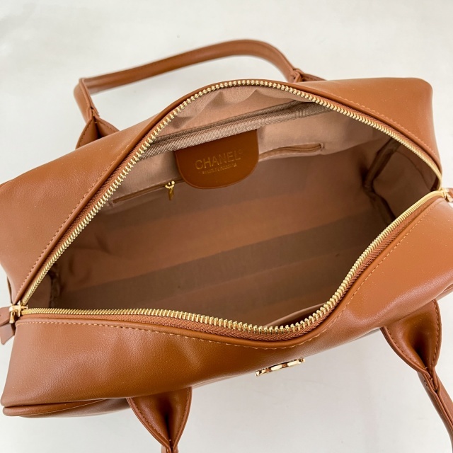 Metal Logo Leather Crossbody Handbags