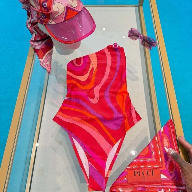 Red Printed Fashion Single Shoulder Swimsuit Scarf Set