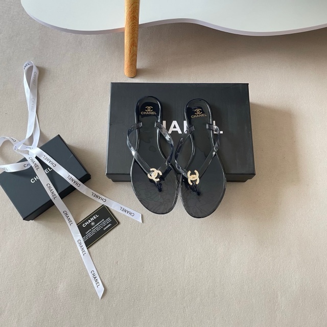 Fashion Logo Women Beach Flip-Flops