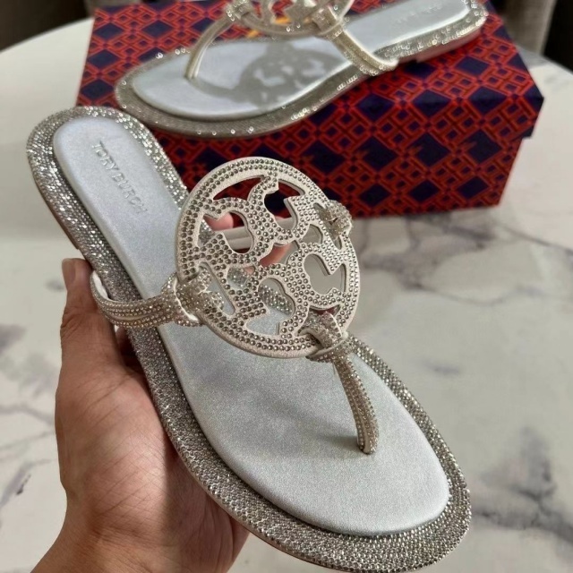 Fashion Rhinestones Women Beach Flip-Flops