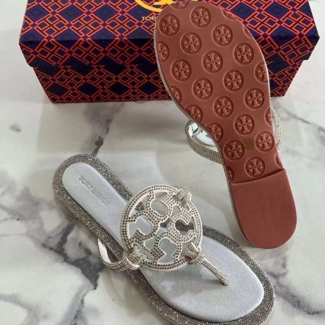 Fashion Rhinestones Women Beach Flip-Flops