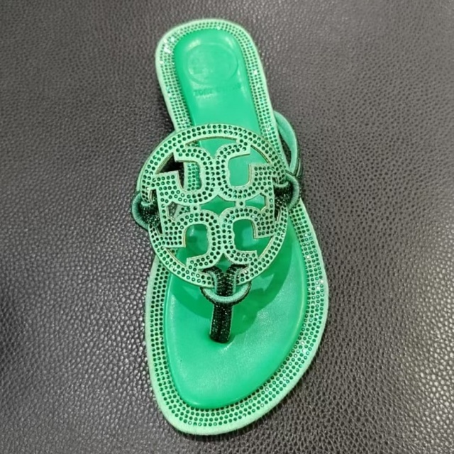 Fashion Rhinestones Women Beach Flip-Flops