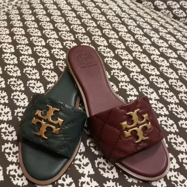 Metal Logo Fashion Beach Flat Slides