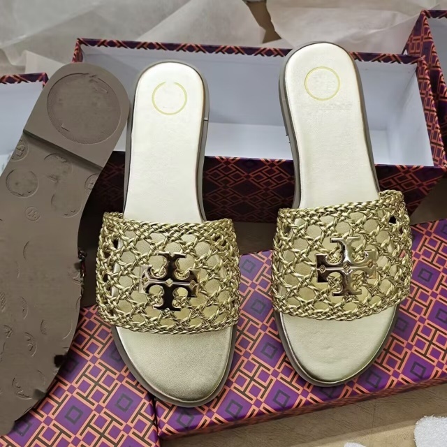 Metal Logo Hollow Out Beach Flat Slides