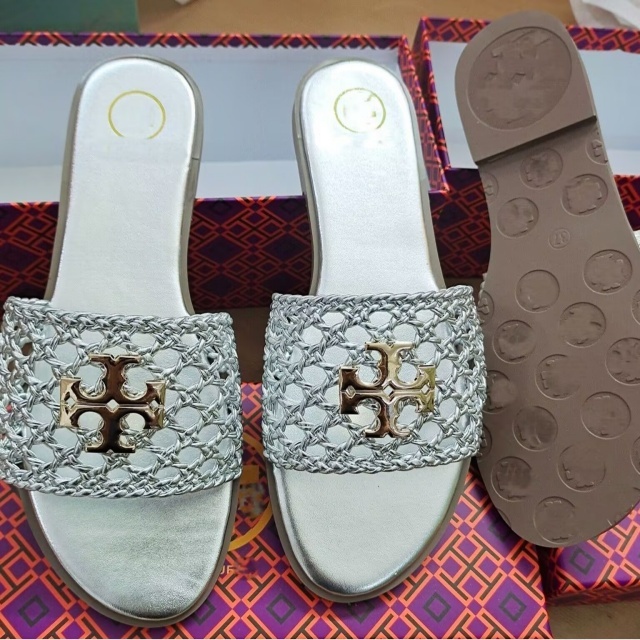 Metal Logo Hollow Out Beach Flat Slides