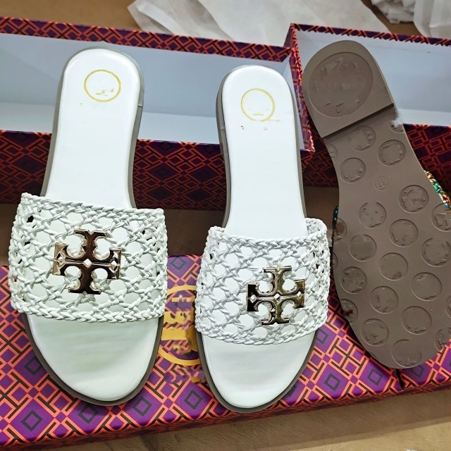 Metal Logo Hollow Out Beach Flat Slides