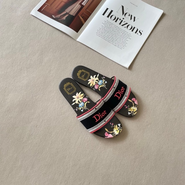 Fashion Embroidery Floral Flat Slides