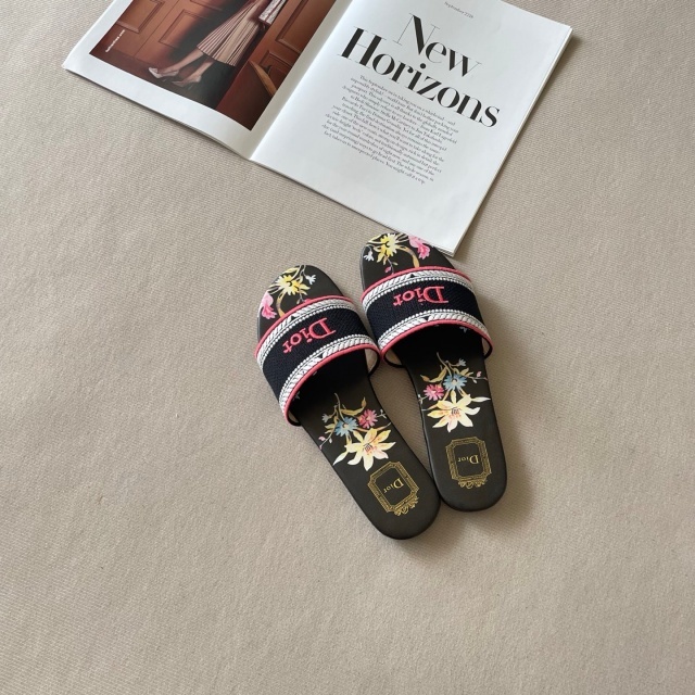 Fashion Embroidery Floral Flat Slides