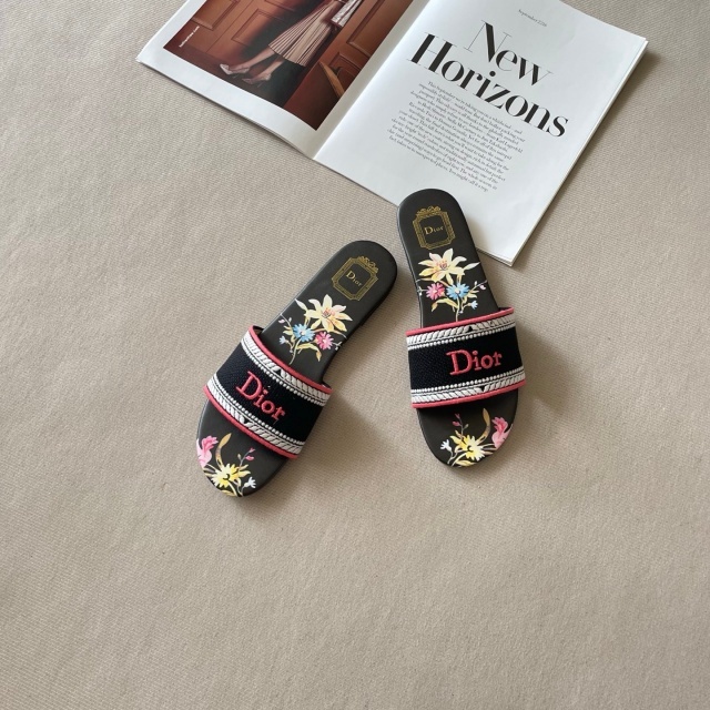 Fashion Embroidery Floral Flat Slides