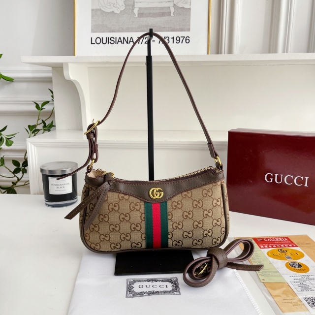 Metal Logo Women Fashion Purses