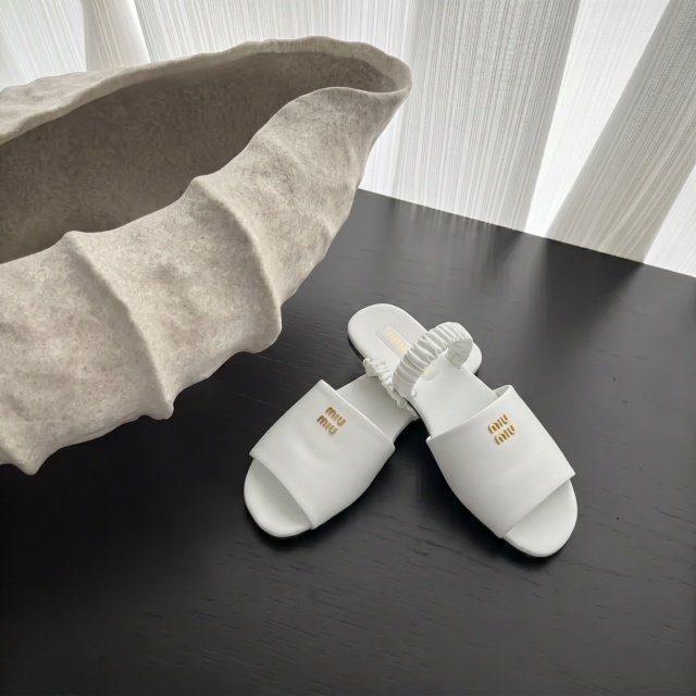 Metal Logo Fashion Women Flat Sandals