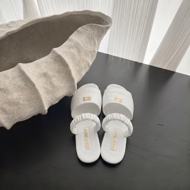 Metal Logo Fashion Women Flat Sandals