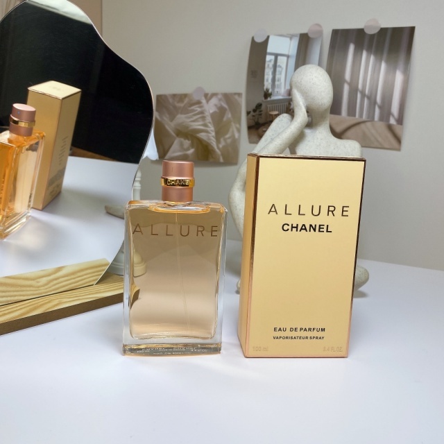 Allure Eau de Parfum Perfume