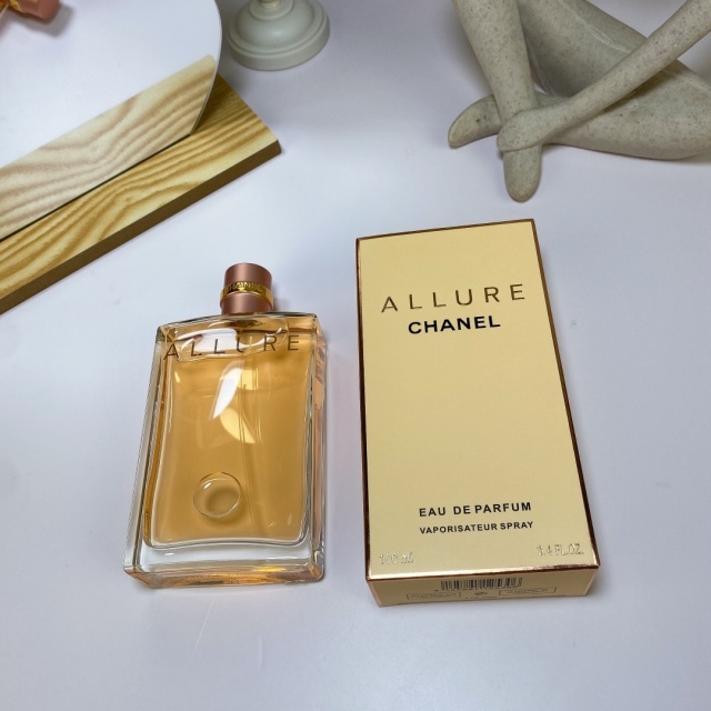 Allure Eau de Parfum Perfume