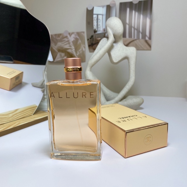 Allure Eau de Parfum Perfume