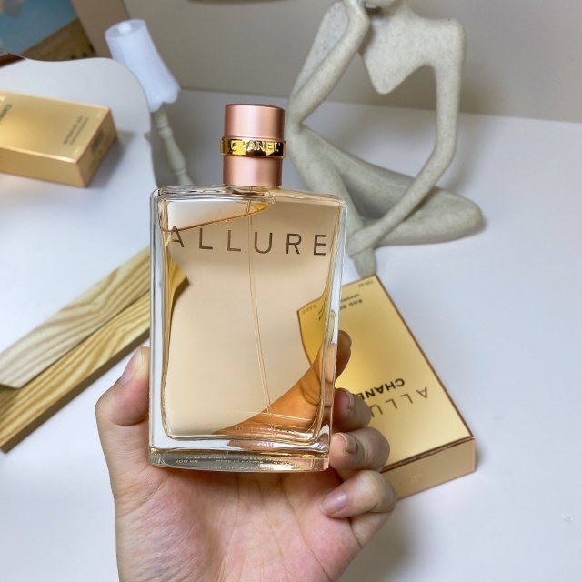 Allure Eau de Parfum Perfume