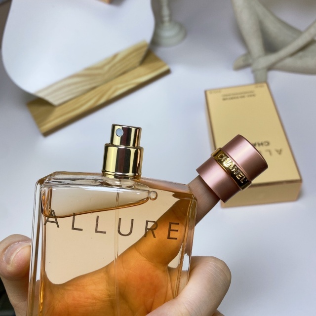Allure Eau de Parfum Perfume
