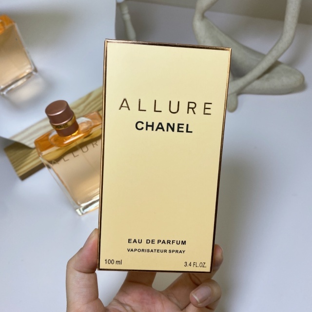 Allure Eau de Parfum Perfume