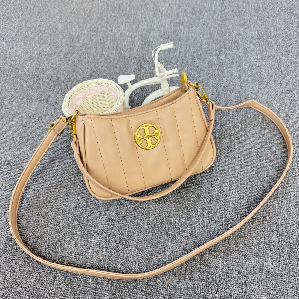 Metal Logo Luxury Women Leather Messenger Bags
