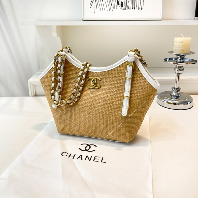 Fashion Metal Logo Chic Women Handbags