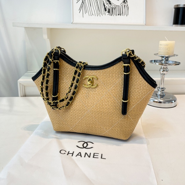 Fashion Metal Logo Chic Women Handbags
