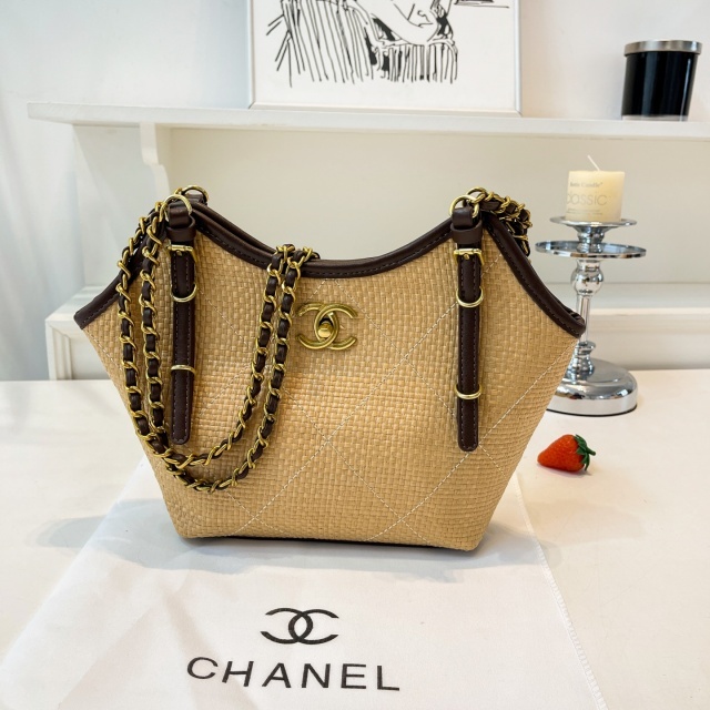 Fashion Metal Logo Chic Women Handbags