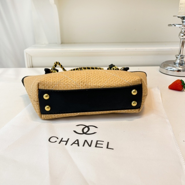 Fashion Metal Logo Chic Women Handbags