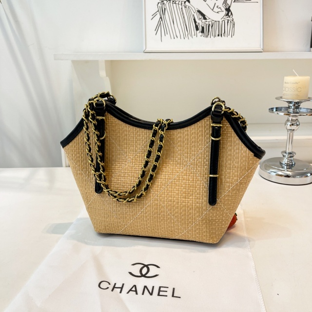 Fashion Metal Logo Chic Women Handbags
