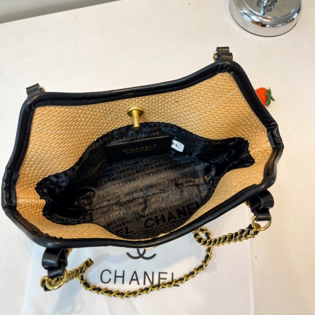 Fashion Metal Logo Chic Women Handbags