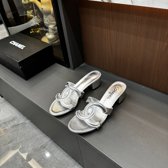 Luxury Fashion Hollow Out Chunky Sandals