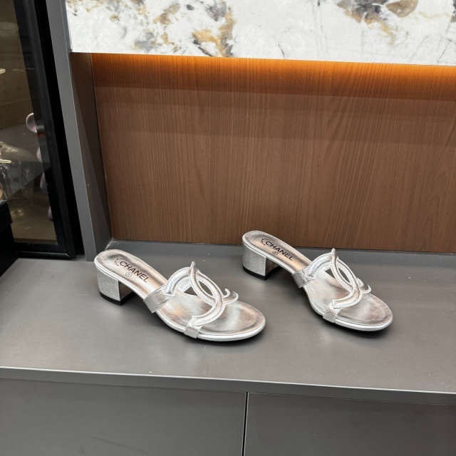 Luxury Fashion Hollow Out Chunky Sandals