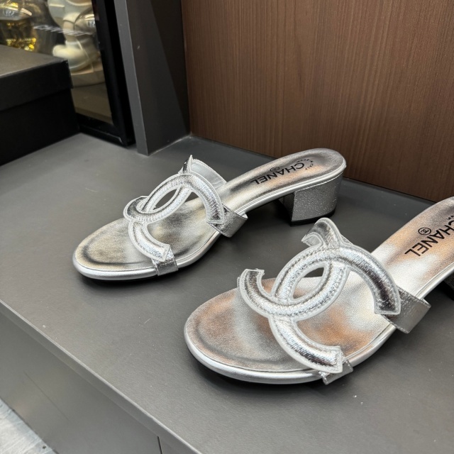 Luxury Fashion Hollow Out Chunky Sandals